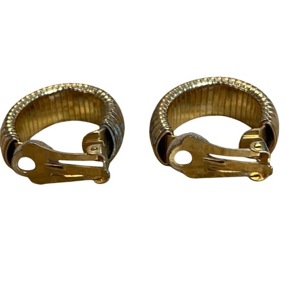Vintage Gold-Tone Ribbed Clip-On Earrings - Picture 2 of 14